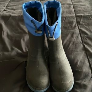 Snow boots for boys